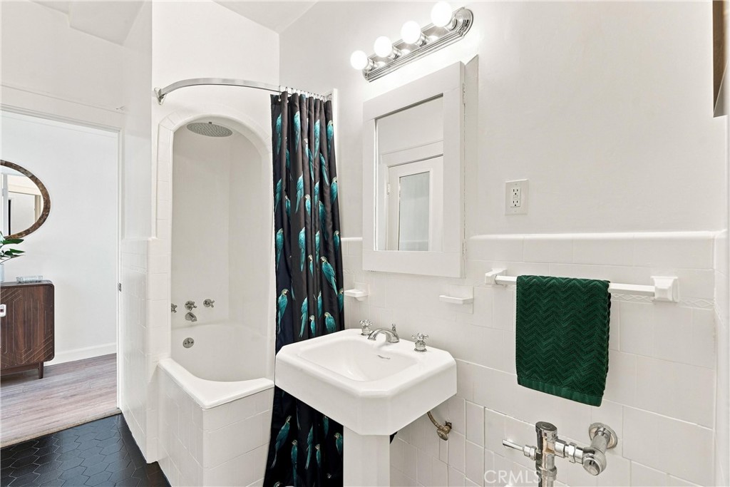 360 W Ocean Blvd 407 Property Photo 19