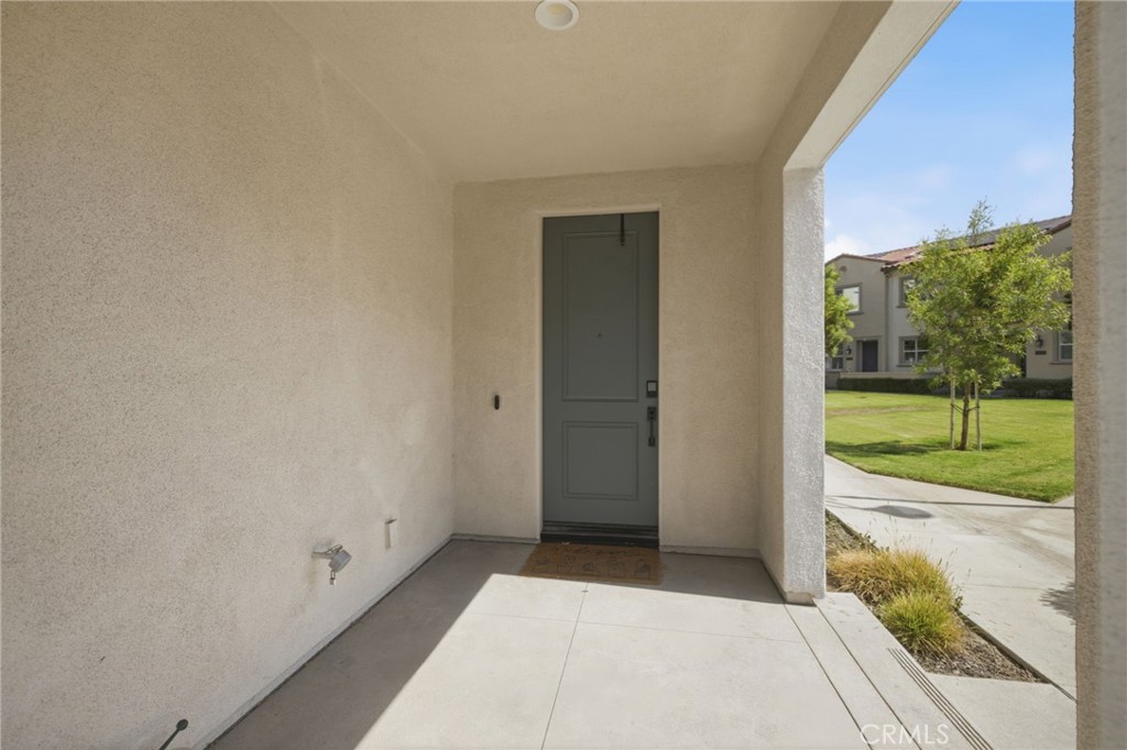 414 Lucent Property Photo 3