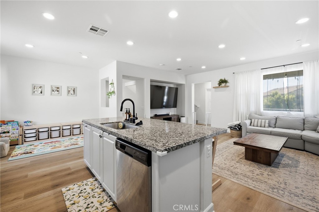 414 Lucent Property Photo 12