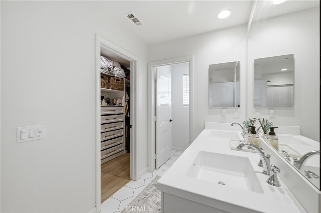 414 Lucent Property Photo 28