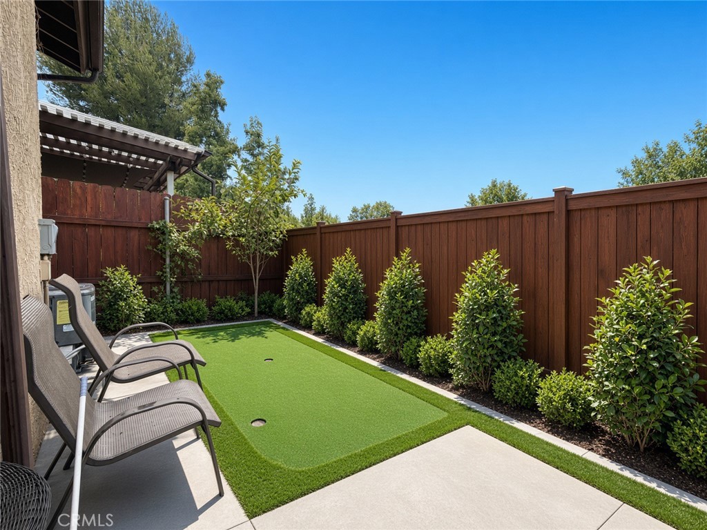 1103 Loxley Property Photo 3