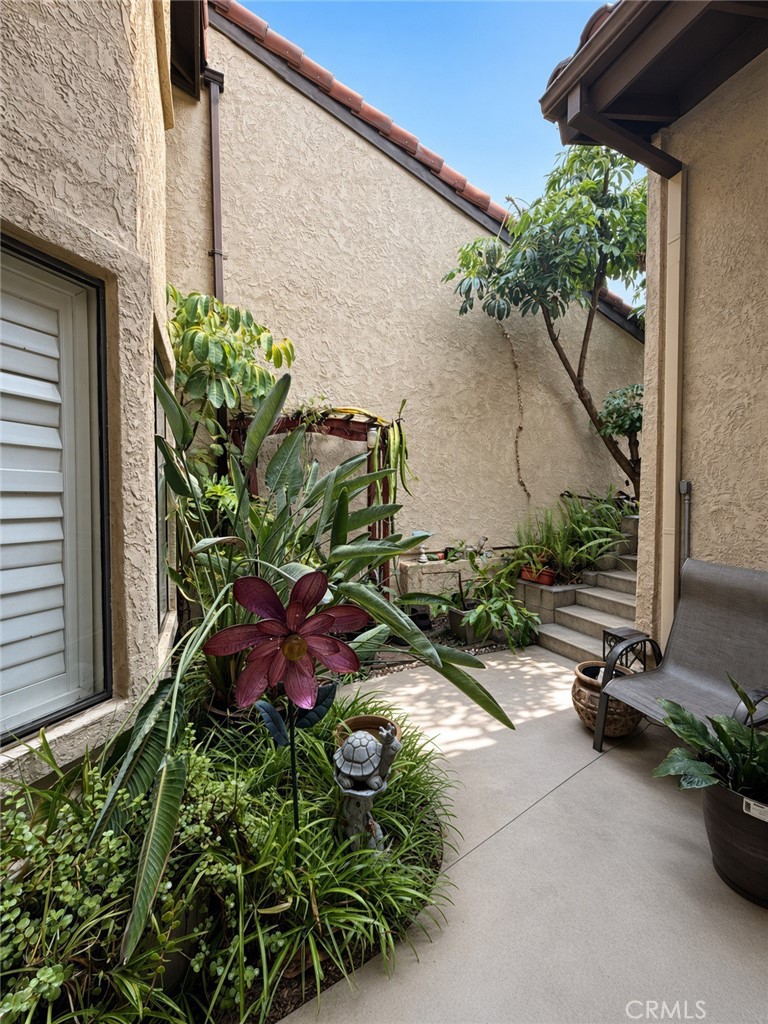 1103 Loxley Property Photo 4