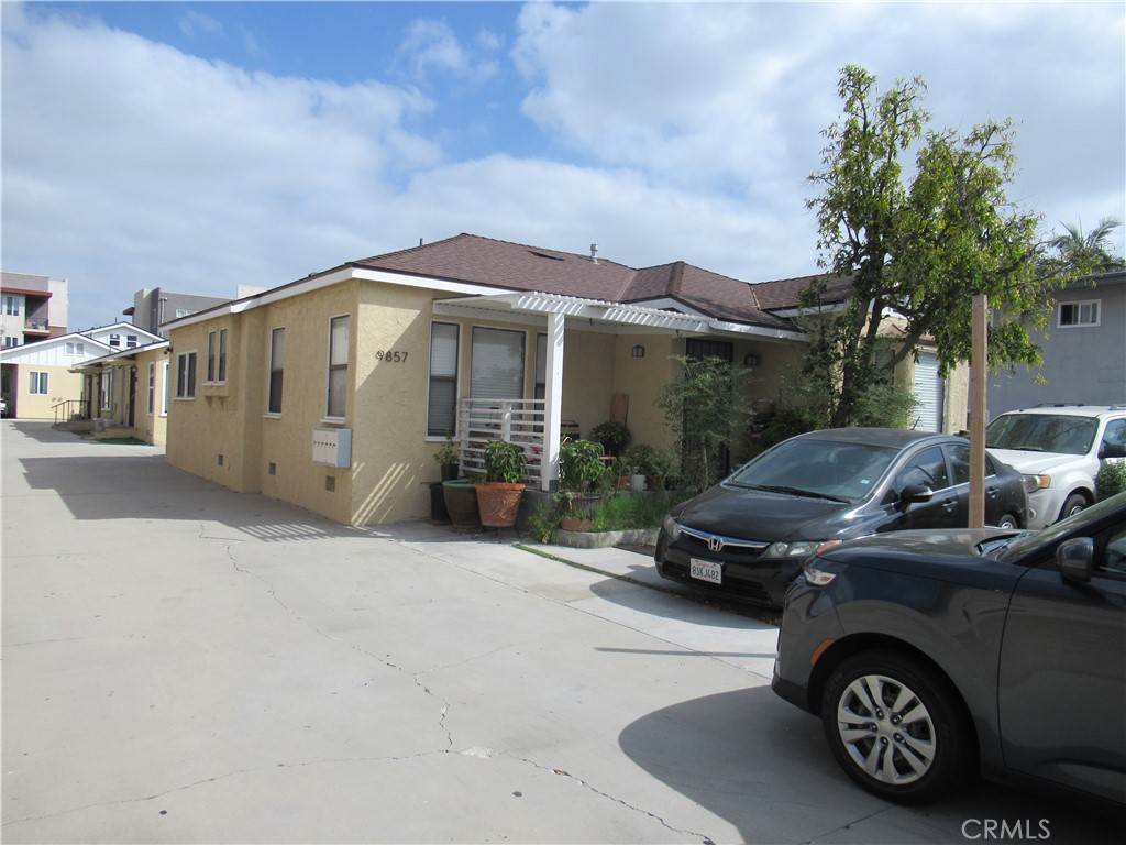 9857 Belmont Property Photo 1