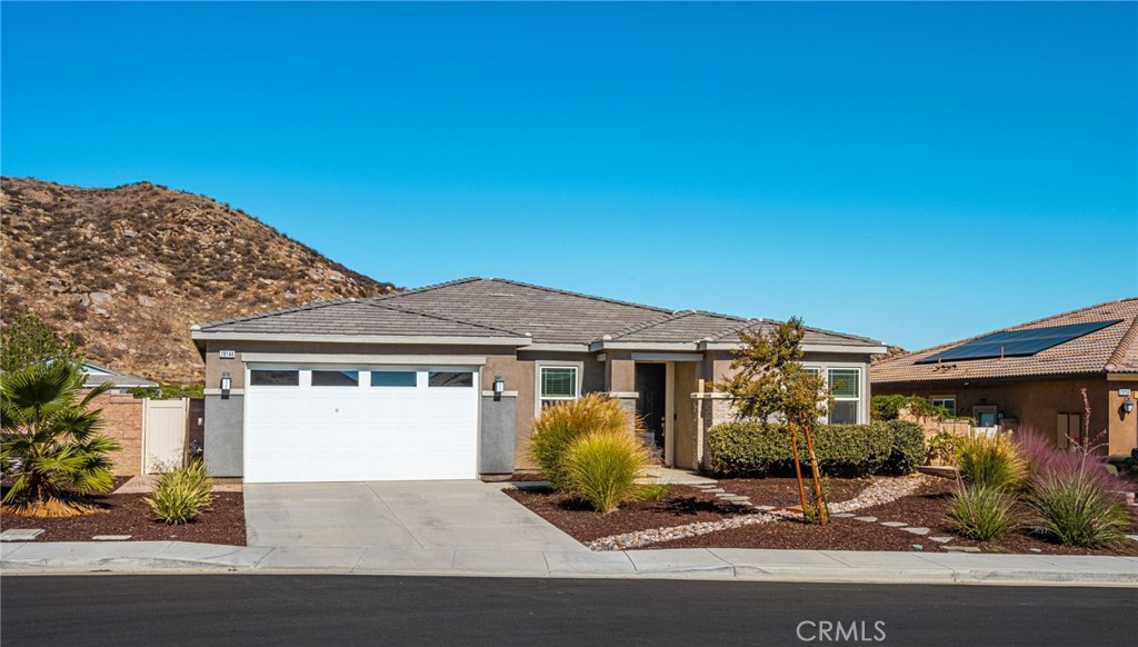 28144 Zipper Property Photo 1