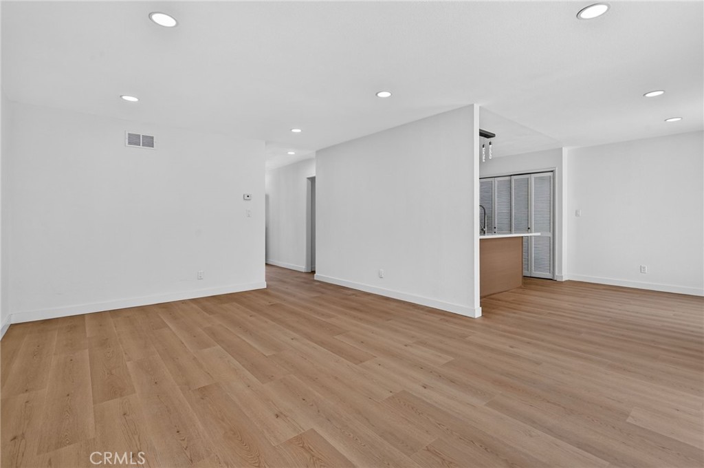 17524 Thornlake Ave Property Photo 3