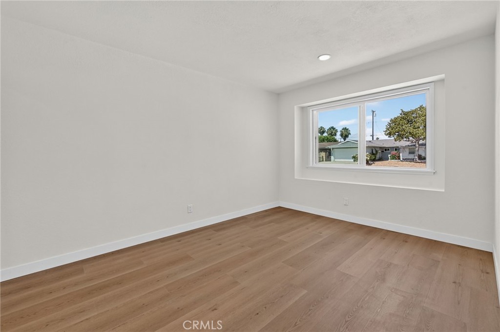 17524 Thornlake Ave Property Photo 5