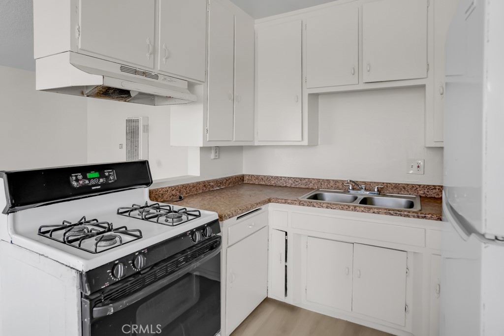 116 E Alondra Property Photo 46
