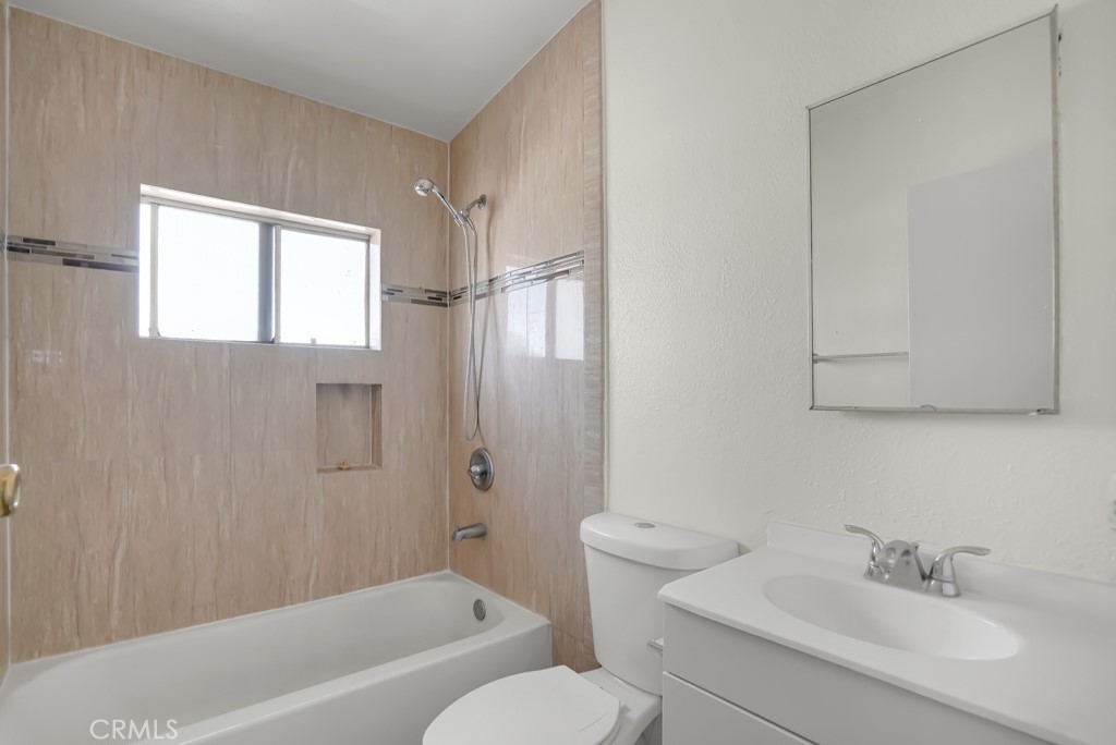 116 E Alondra Property Photo 50