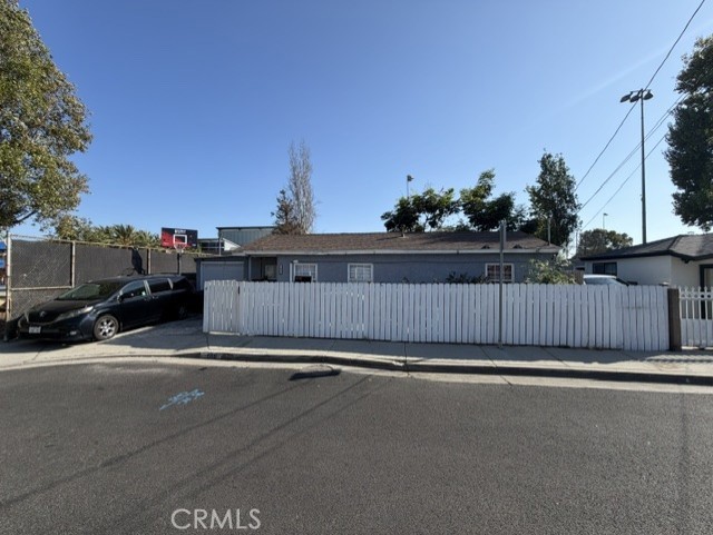 188 E 214th Property Photo 1
