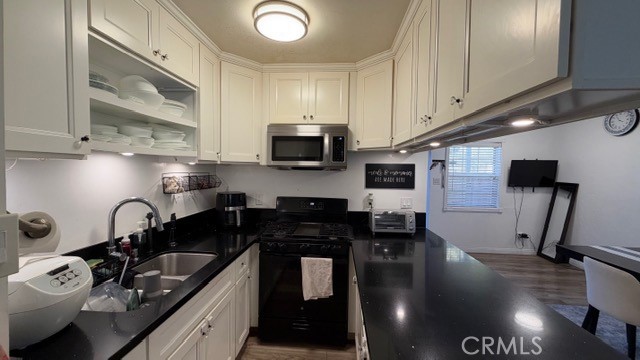 188 E 214th Property Photo 10