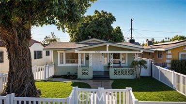 5215 S Van Ness Property Photo 1