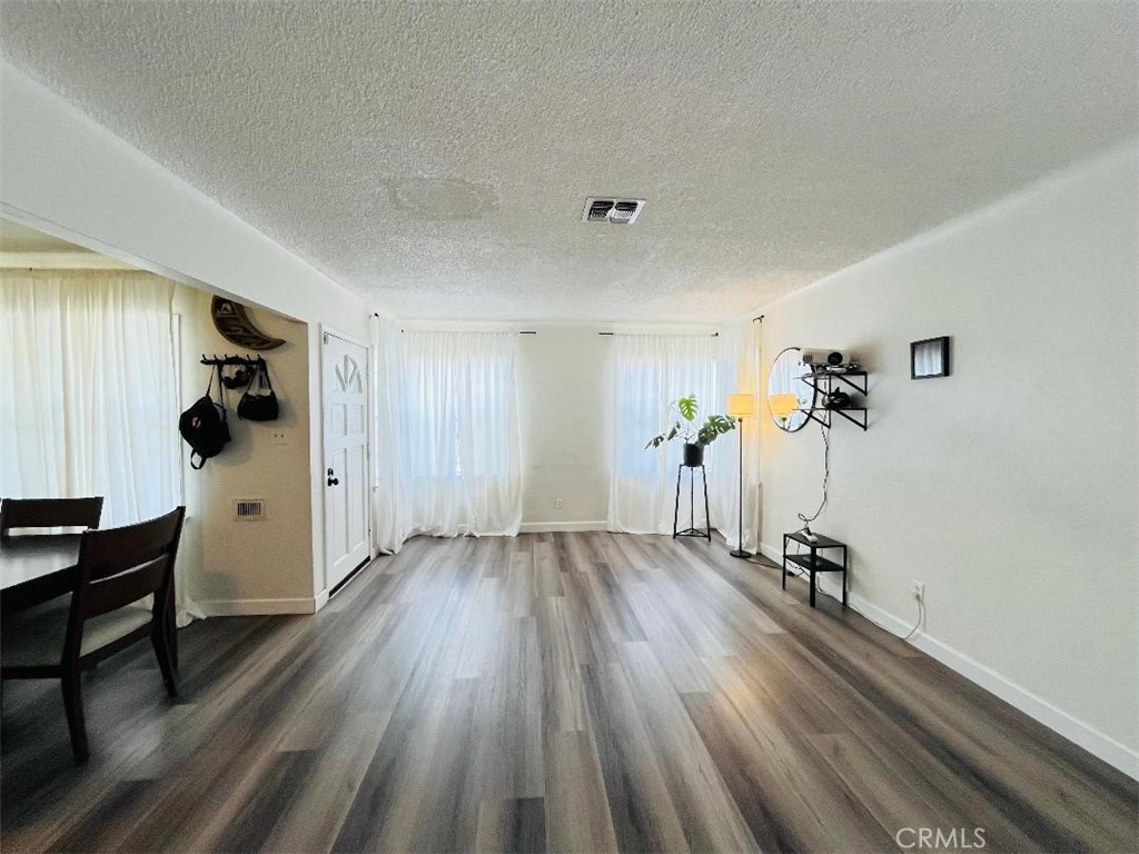 1110 N Pearl Property Photo 3