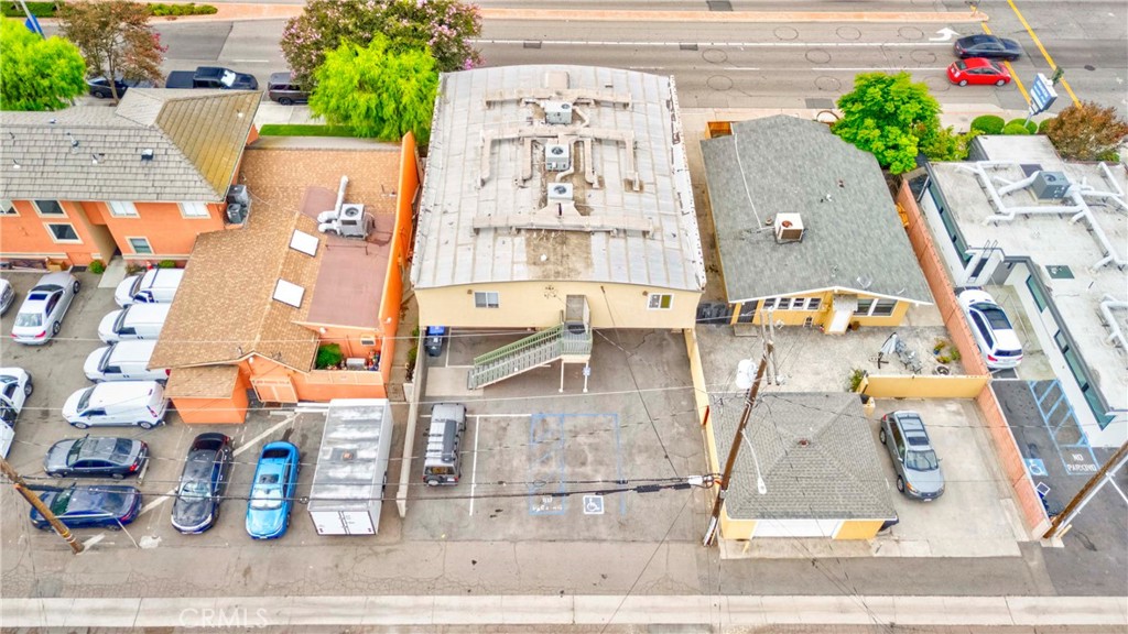 608 S Harbor Property Photo 4