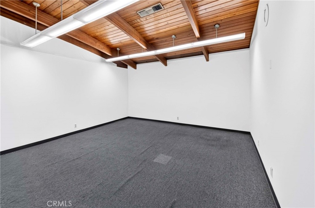 608 S Harbor Property Photo 8