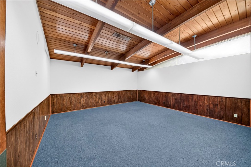 608 S Harbor Property Photo 9