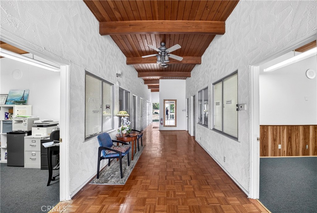 608 S Harbor Property Photo 11