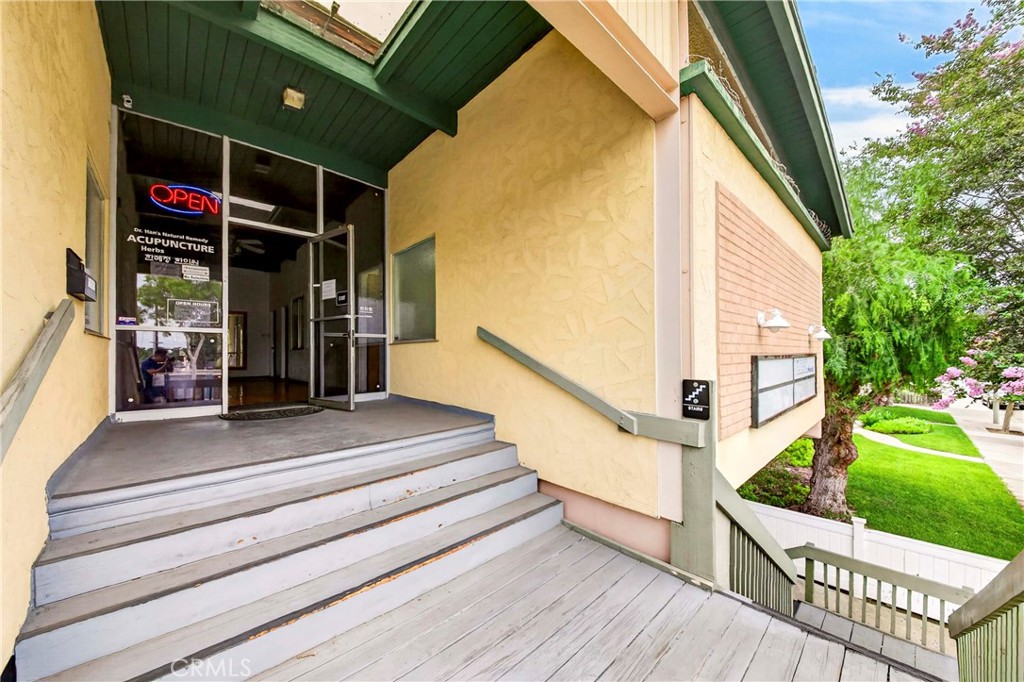 608 S Harbor Property Photo 14