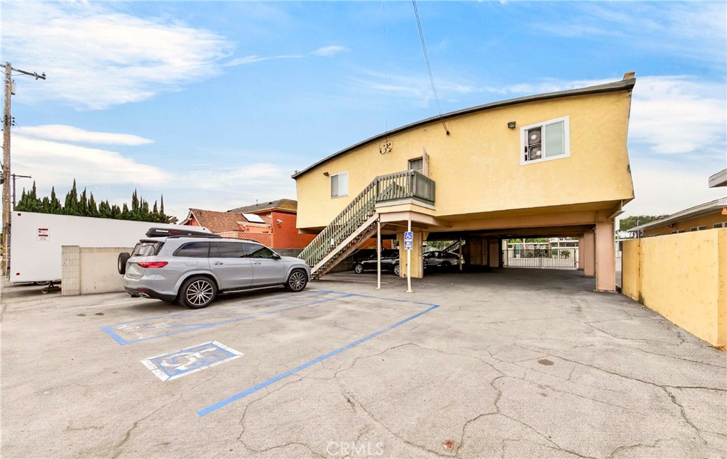 608 S Harbor Property Photo 19