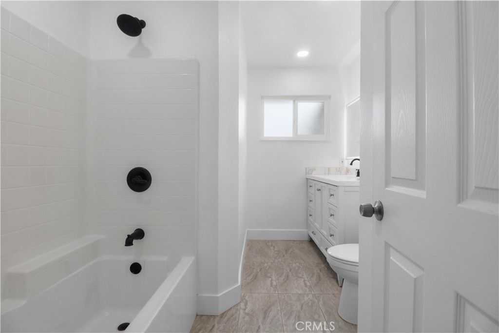 2041 S Pacific Property Photo 13