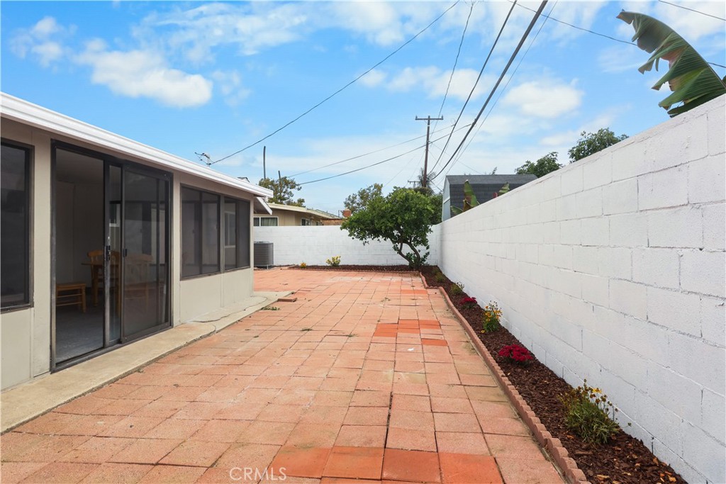 2041 S Pacific Property Photo 22