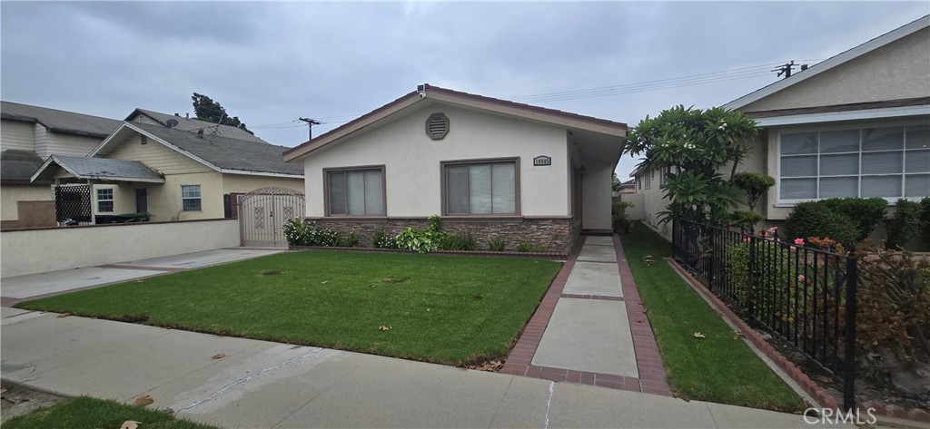 18505 Elaine Property Photo 1