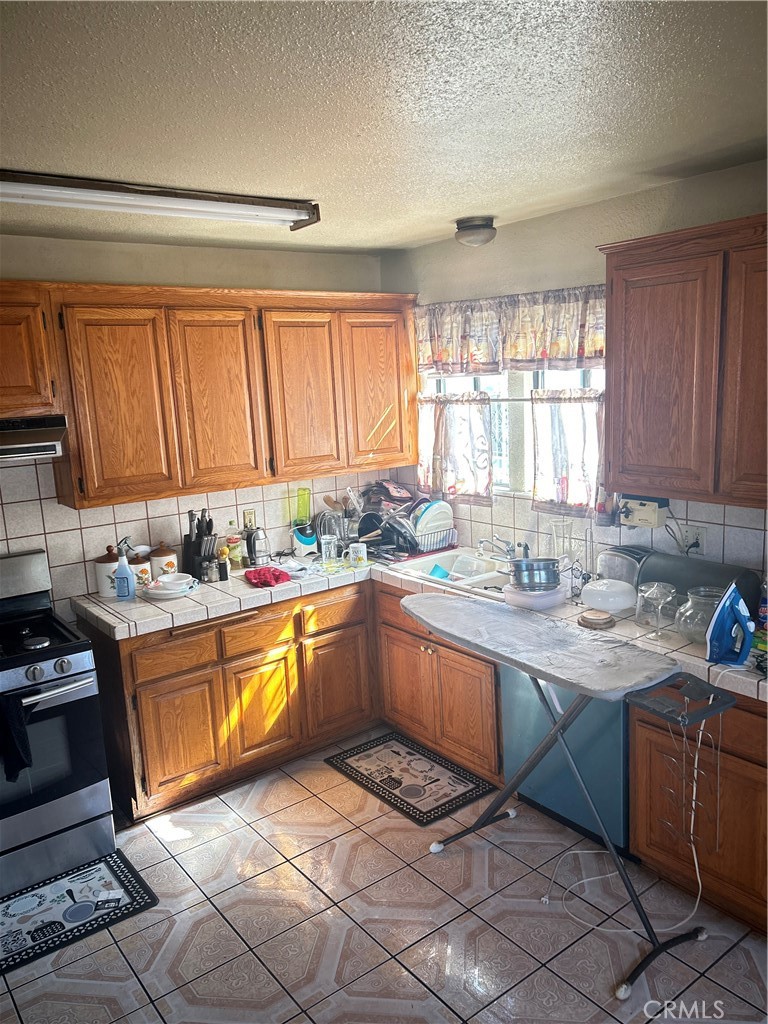 544 W 112th Property Photo 15