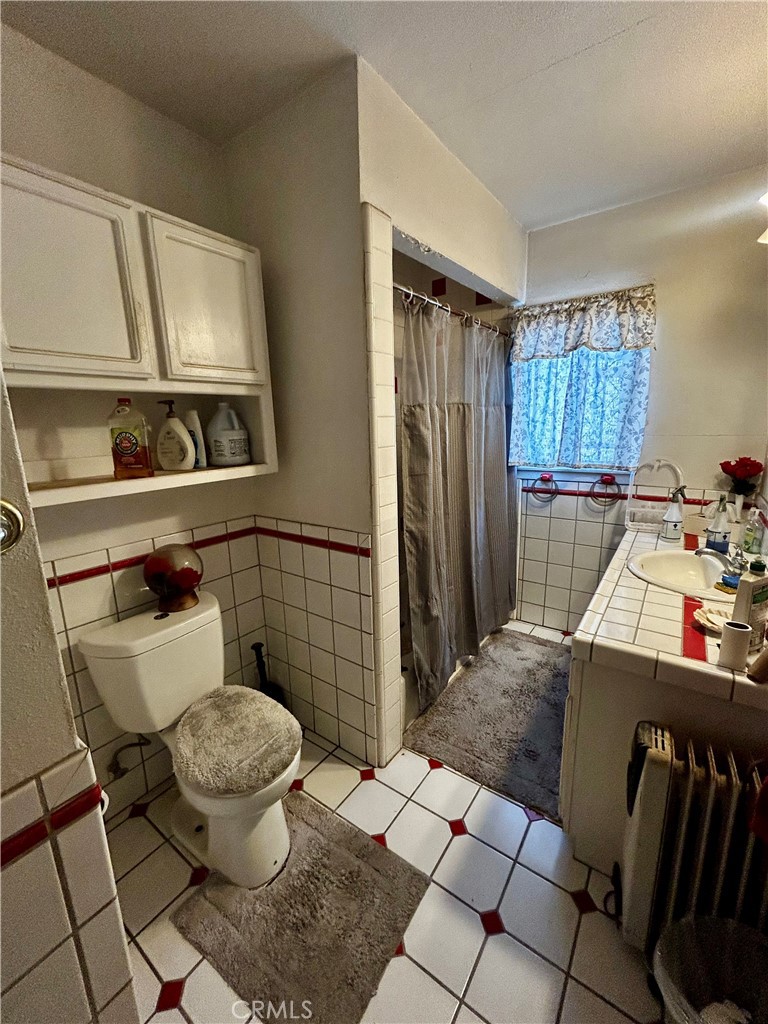 544 W 112th Property Photo 17