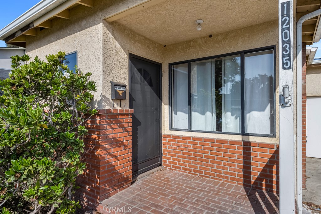 12035 Alberta Property Photo 4