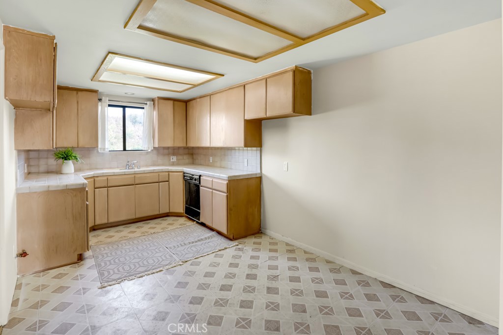 12035 Alberta Property Photo 11