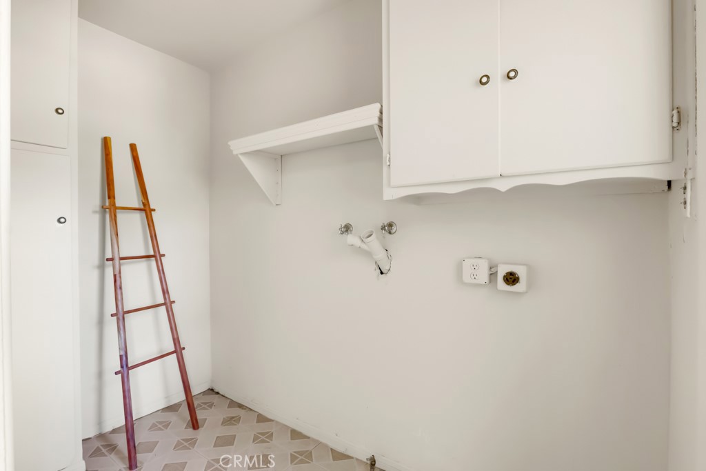 12035 Alberta Property Photo 16