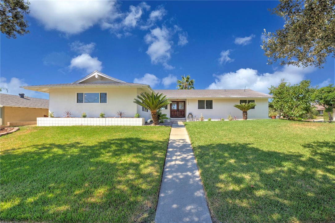 1629 Sumner Property Photo 1
