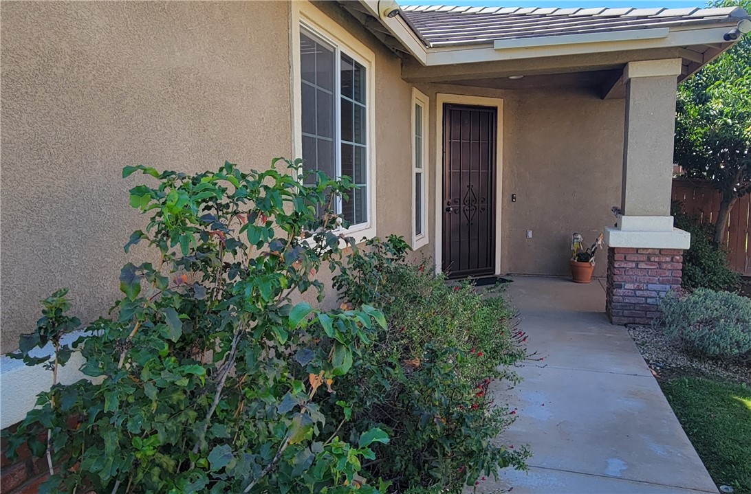 13833 Grant Way Property Photo 5