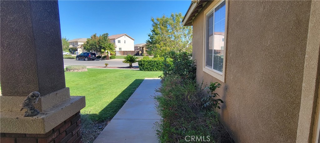13833 Grant Way Property Photo 6