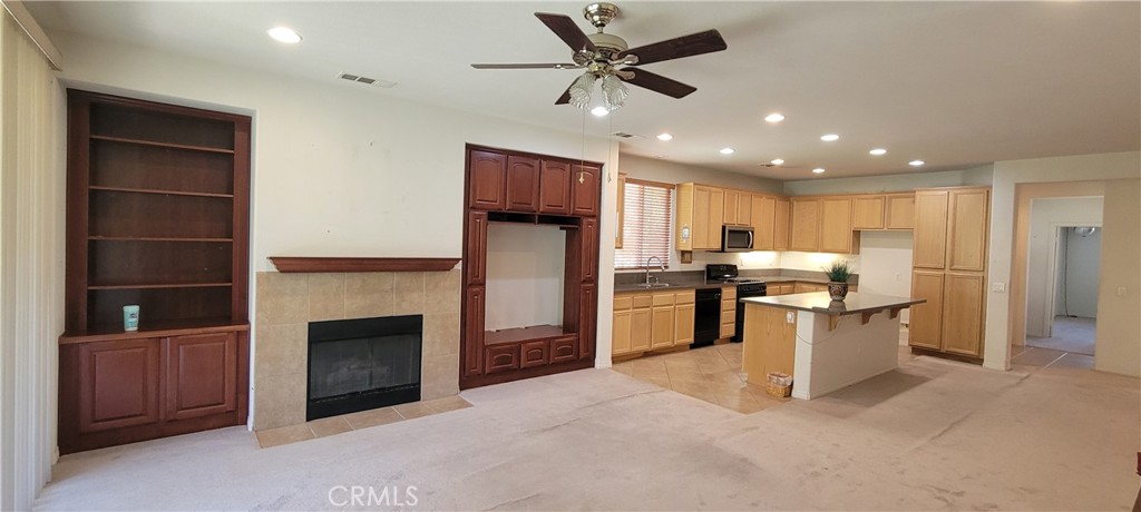 13833 Grant Way Property Photo 8