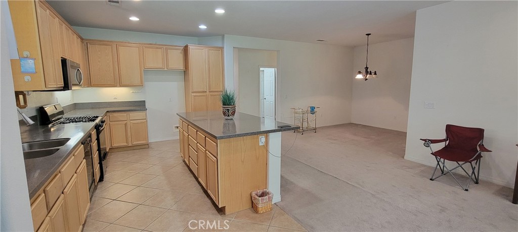 13833 Grant Way Property Photo 9