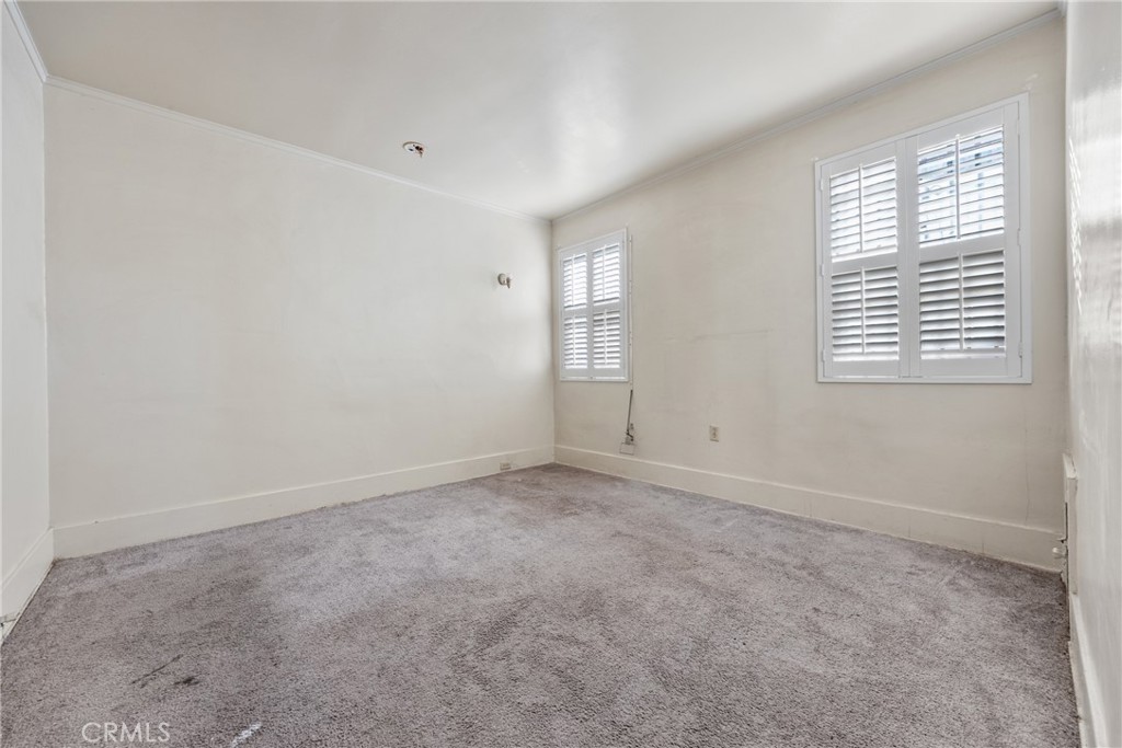 1122 W 77th Property Photo 18