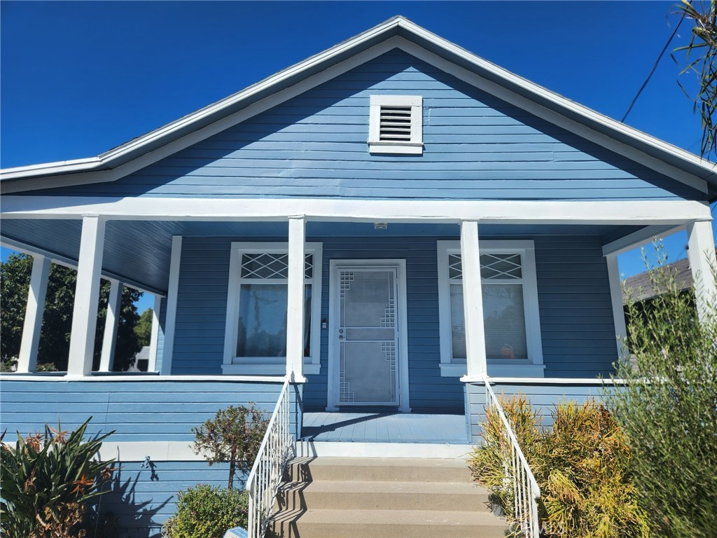 380 10th St, W Property Photo 1