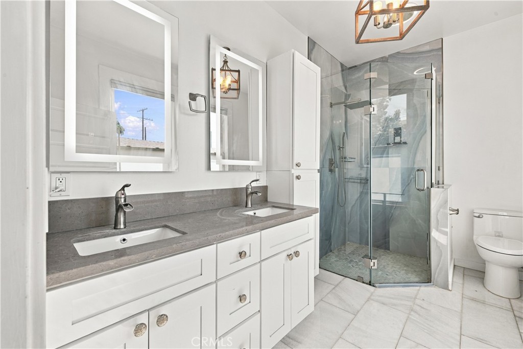 380 10th St, W Property Photo 11