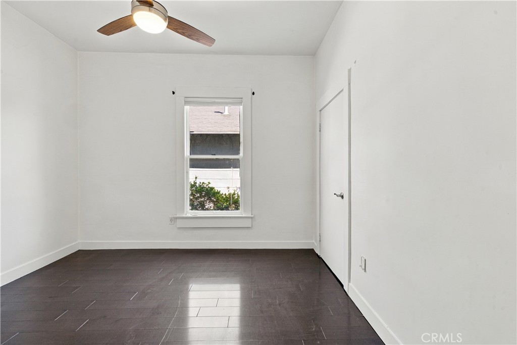 380 10th St, W Property Photo 13