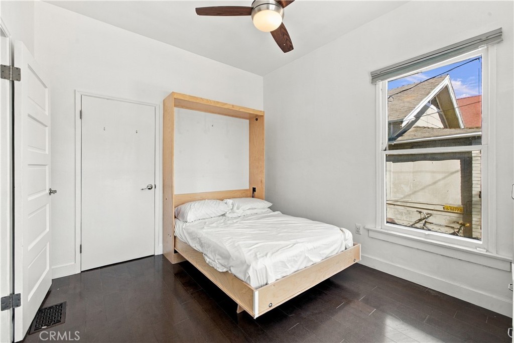 380 10th St, W Property Photo 21