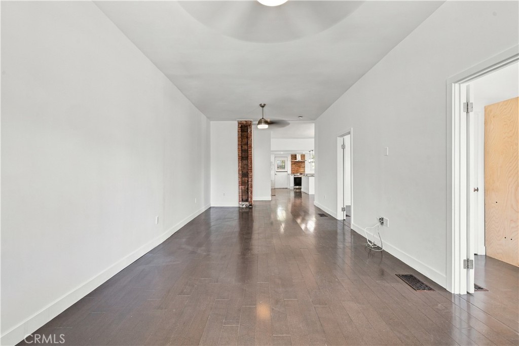 380 10th St, W Property Photo 22