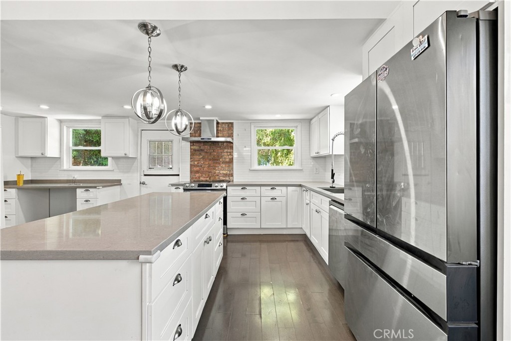 380 10th St, W Property Photo 27