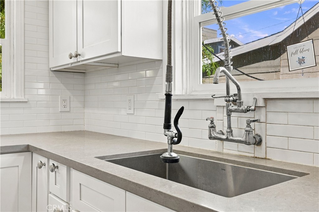 380 10th St, W Property Photo 30