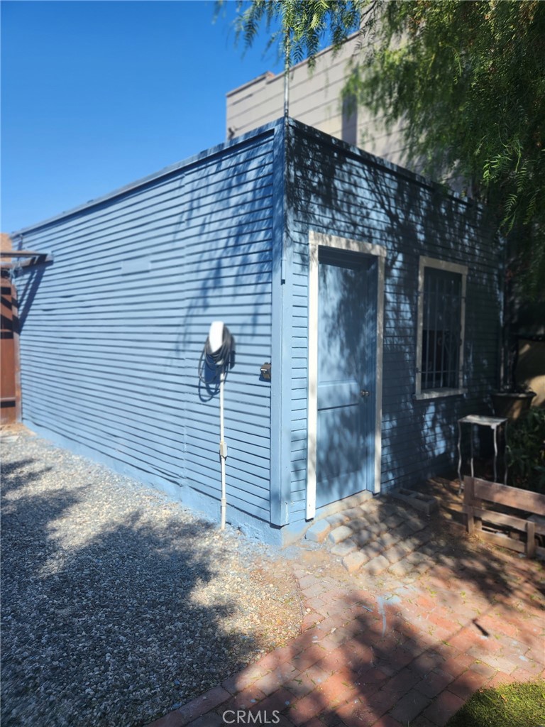 380 10th St, W Property Photo 43