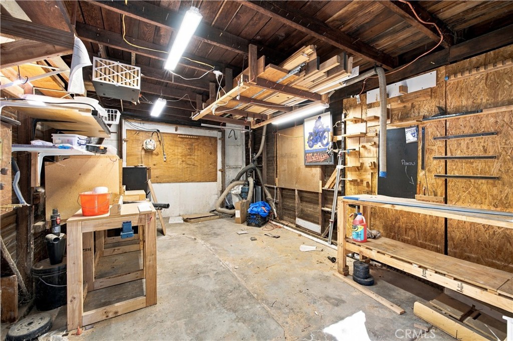 380 10th St, W Property Photo 45