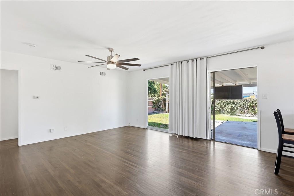 5557 Canehill Avenue Property Photo 2