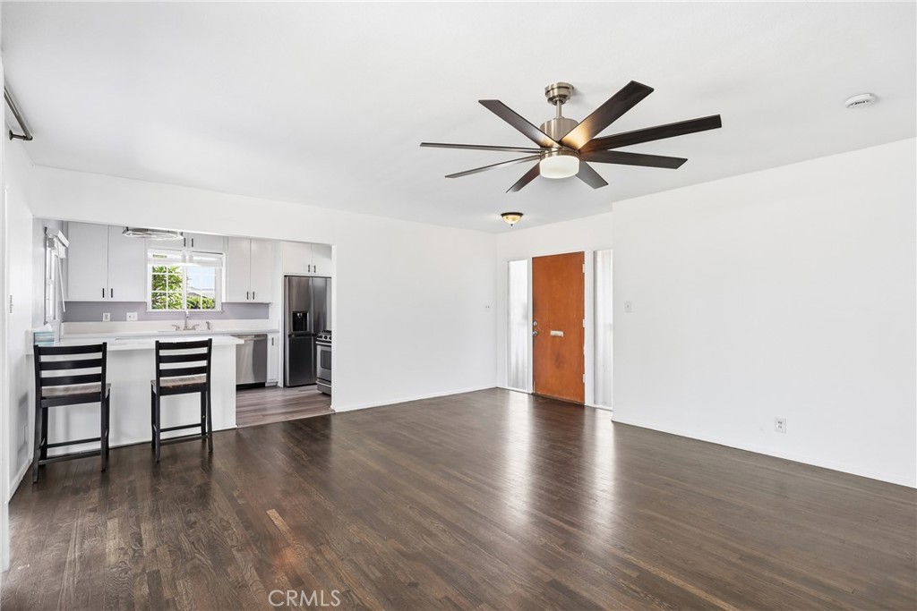 5557 Canehill Avenue Property Photo 3