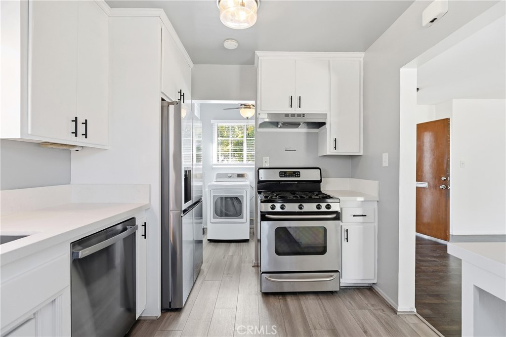 5557 Canehill Avenue Property Photo 8