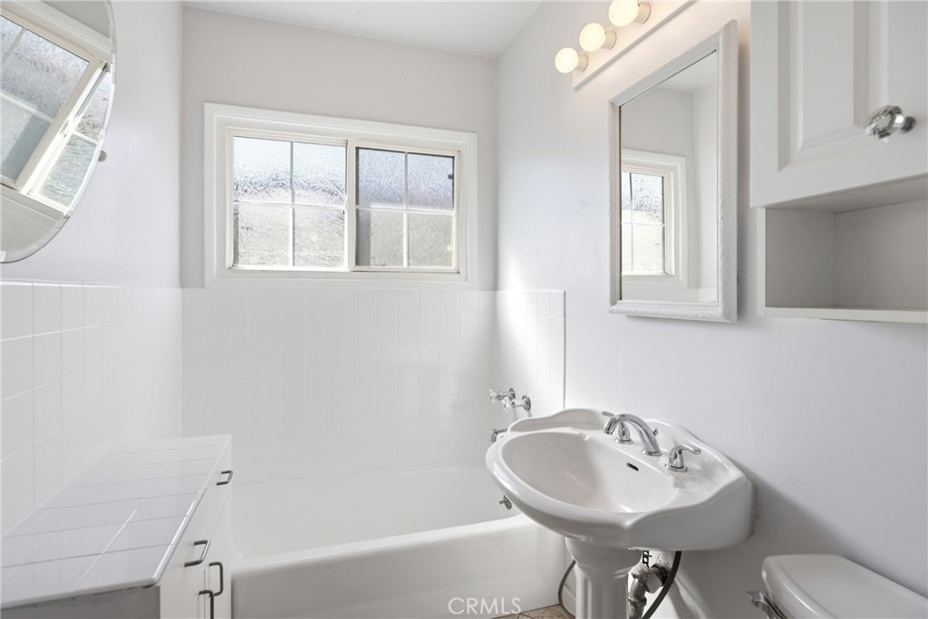 5557 Canehill Avenue Property Photo 19