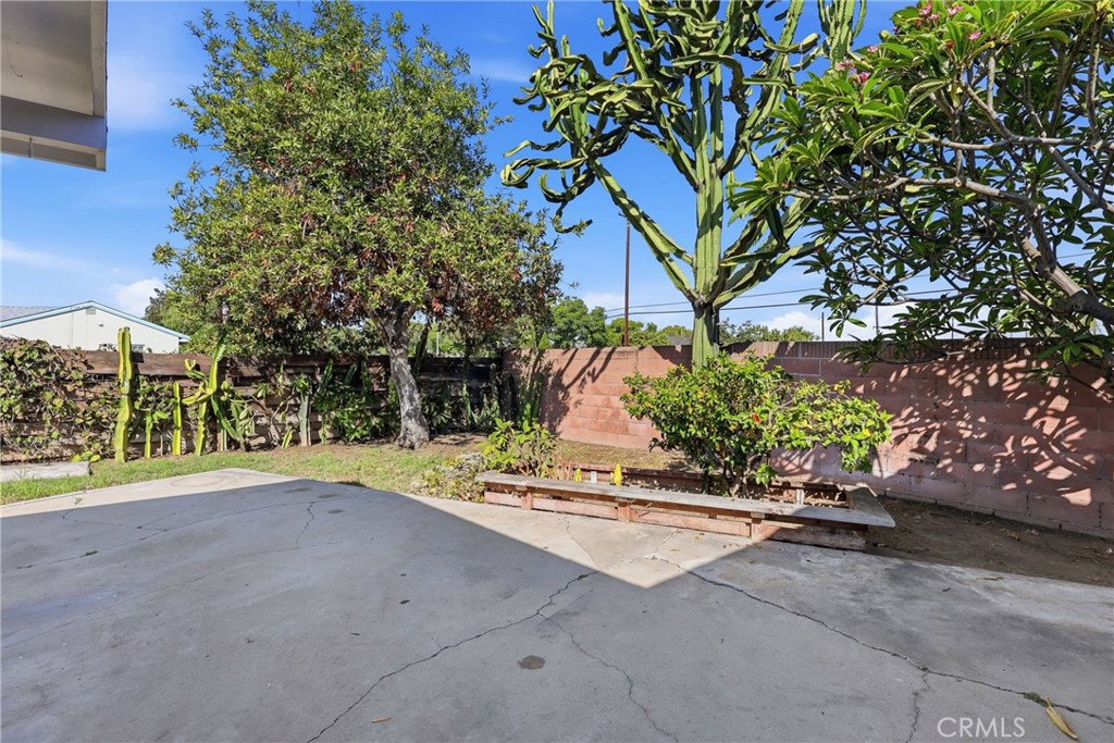 5557 Canehill Avenue Property Photo 28